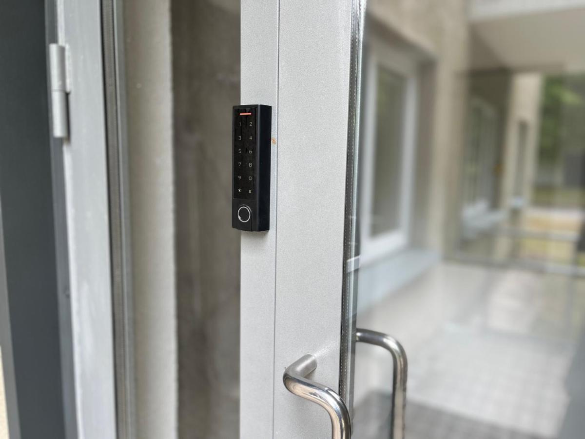 Luxuria Modern Apartments - Self Check-In Szawle Zewnętrze zdjęcie