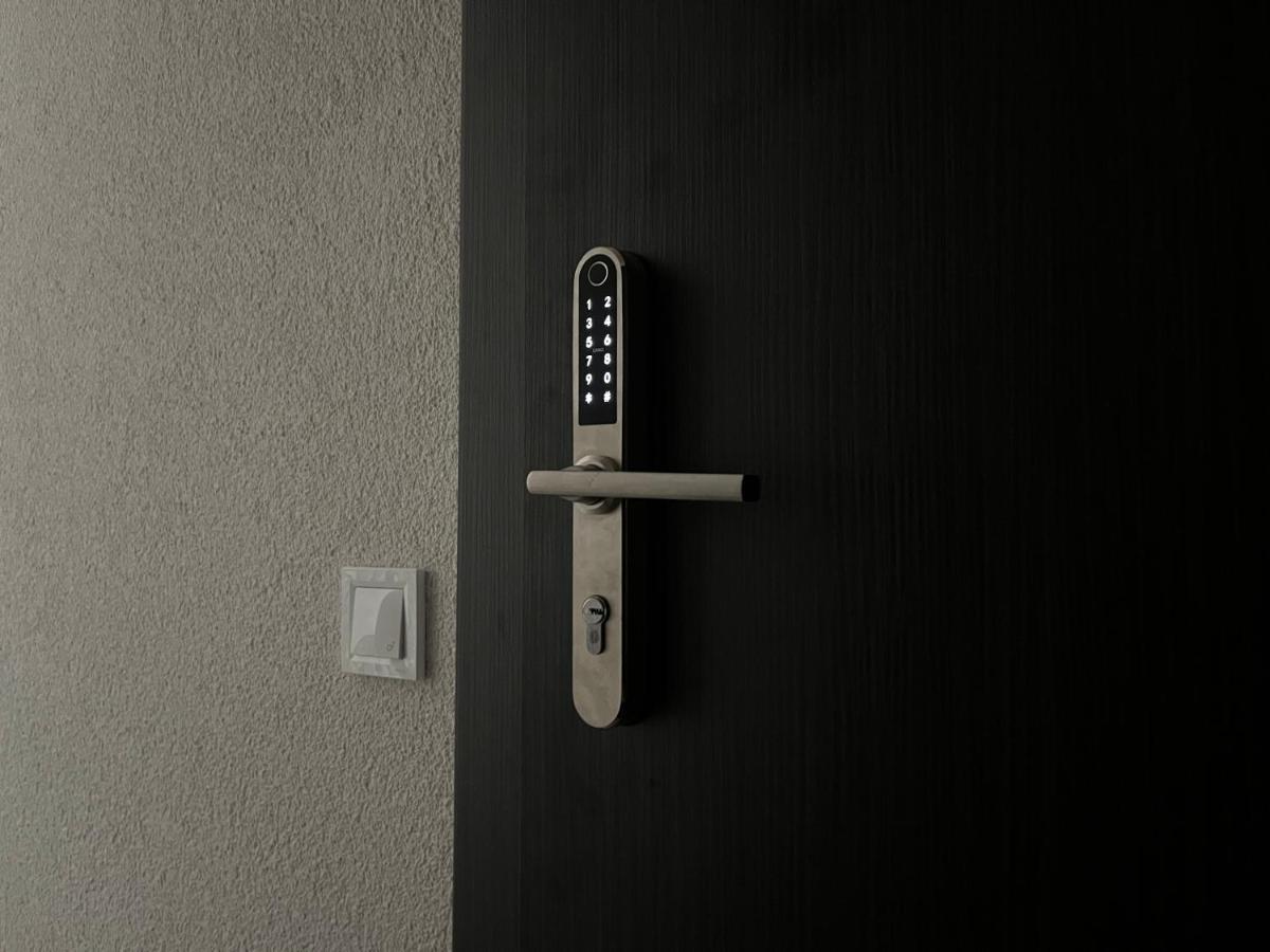 Luxuria Modern Apartments - Self Check-In Szawle Zewnętrze zdjęcie