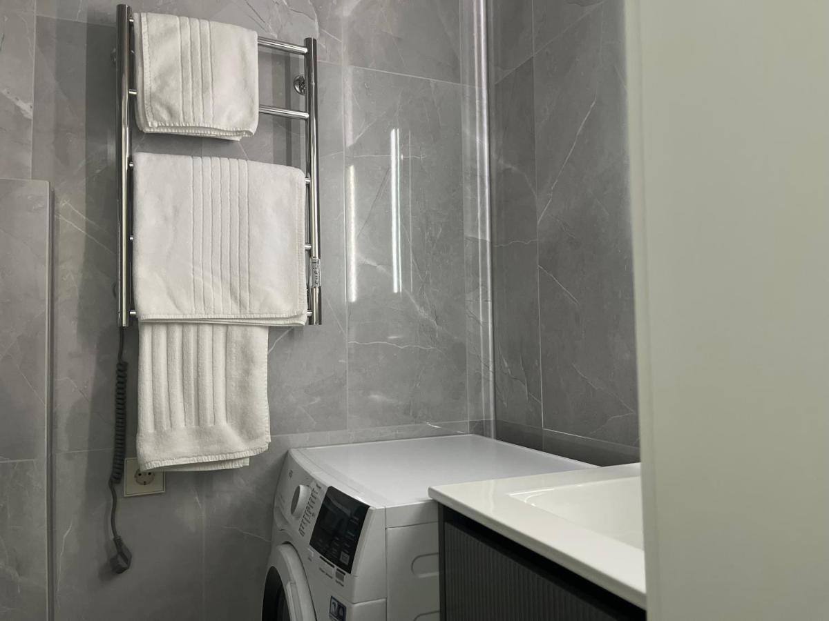 Luxuria Modern Apartments - Self Check-In Szawle Zewnętrze zdjęcie