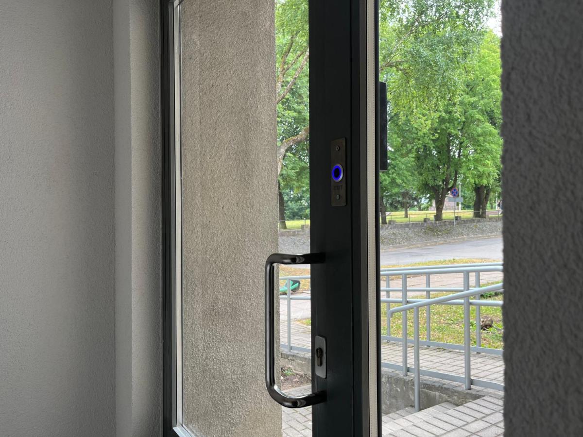 Luxuria Modern Apartments - Self Check-In Szawle Zewnętrze zdjęcie