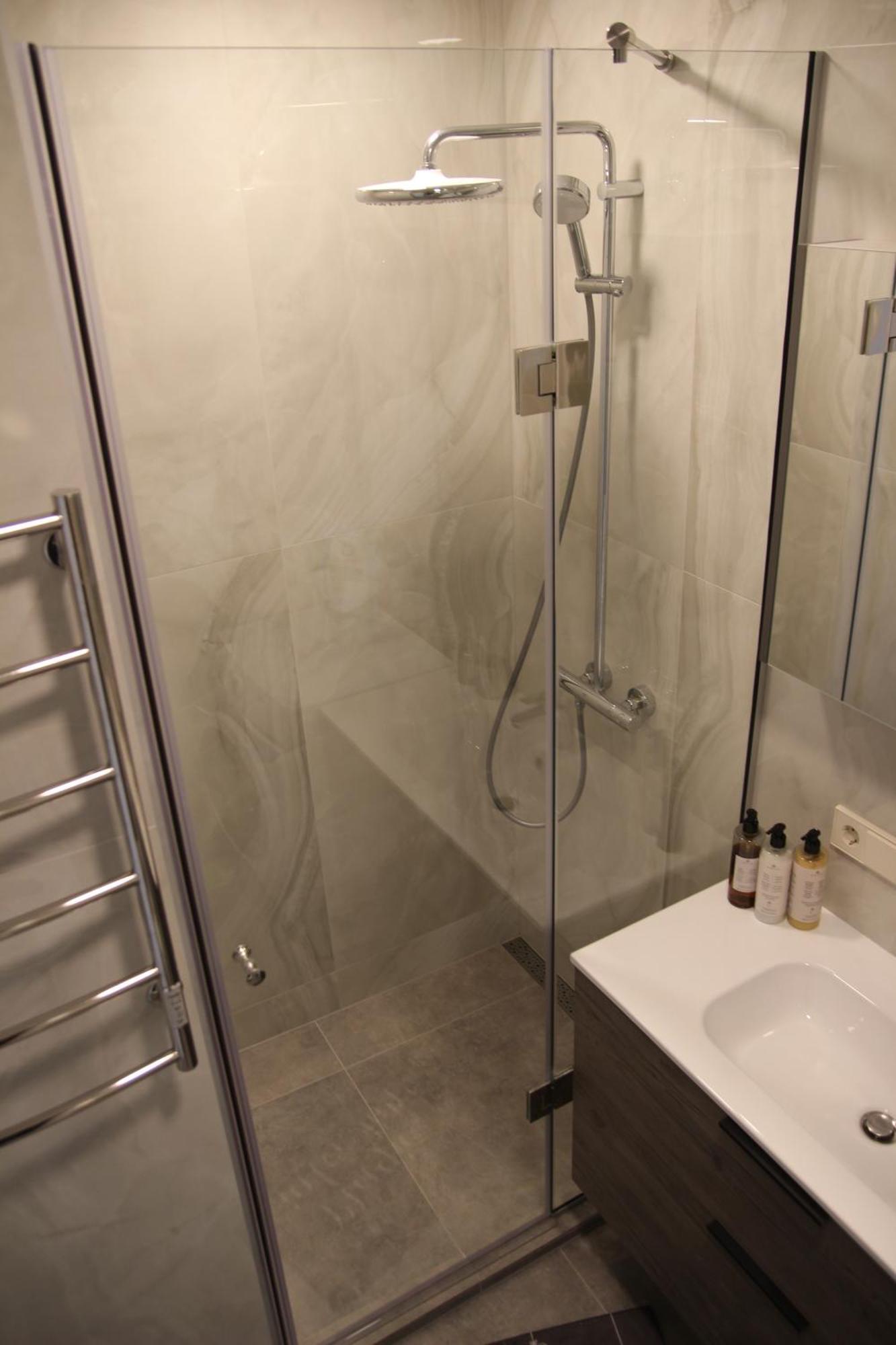Luxuria Modern Apartments - Self Check-In Szawle Zewnętrze zdjęcie